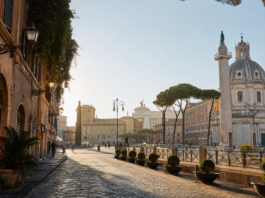 Passeggiate a Roma: itinerari a piedi tra centro storico e quartieri Passeggiate a Roma: itinerari a piedi tra centro storico e quartieri